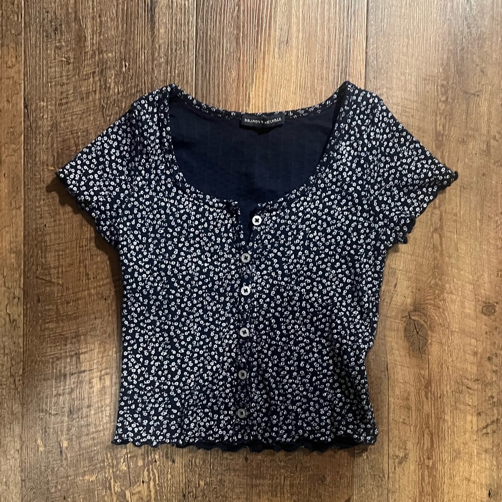 Brandy Melville size xs baby tee